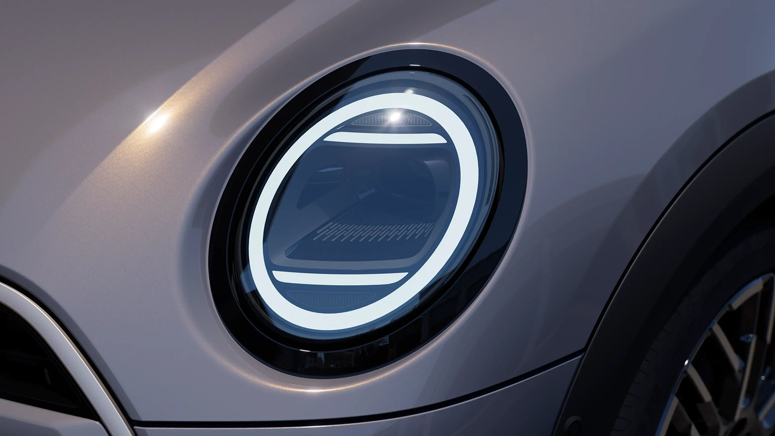 MINI Cooper Convertible – exterior highlights – rear light design