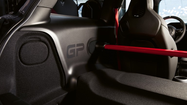 MINI John Cooper Works GP – load protection bar – side panels